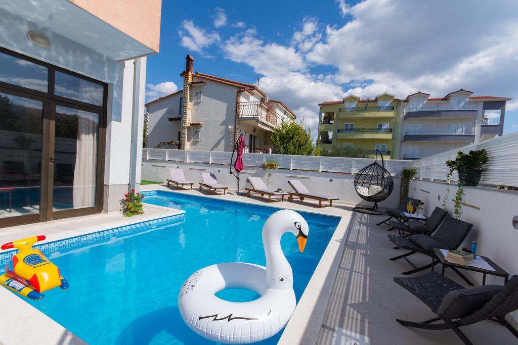 Marko Apartments Каштела Экстерьер фото