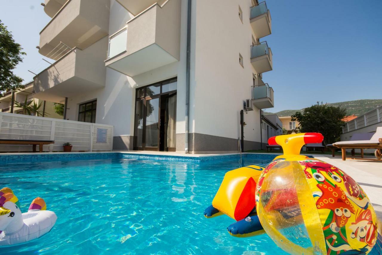 Marko Apartments Каштела Экстерьер фото
