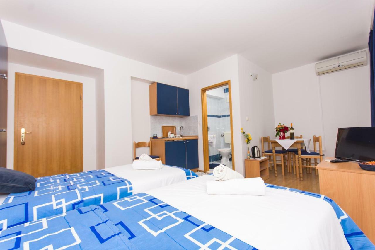 Marko Apartments Каштела Экстерьер фото